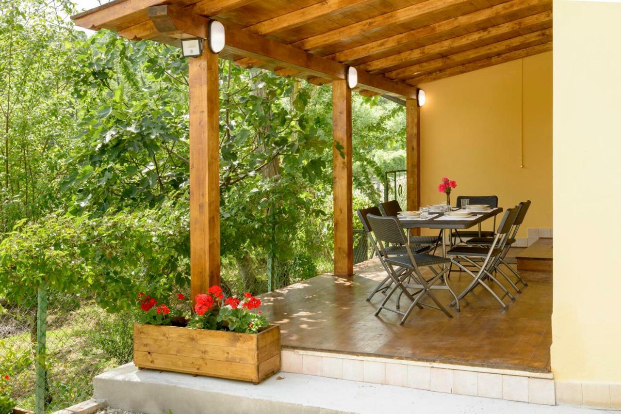 Casa Vacanze San Vittorino Gubbio Bagian luar foto